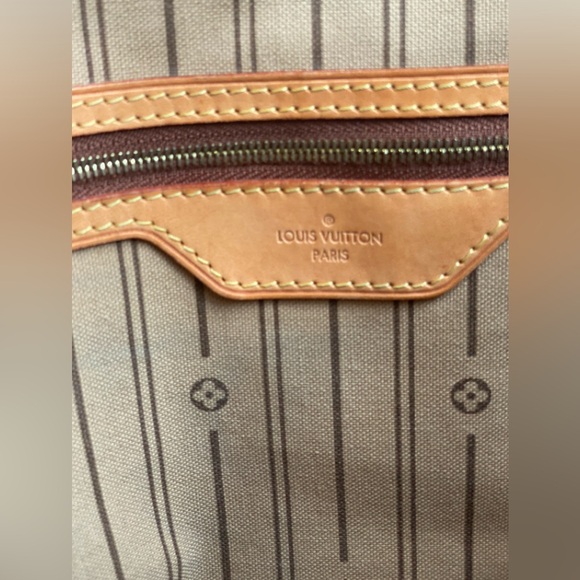 Authentic Monogram Louis Vuitton Delightful Shoulder Bag - Picture 14 of 16